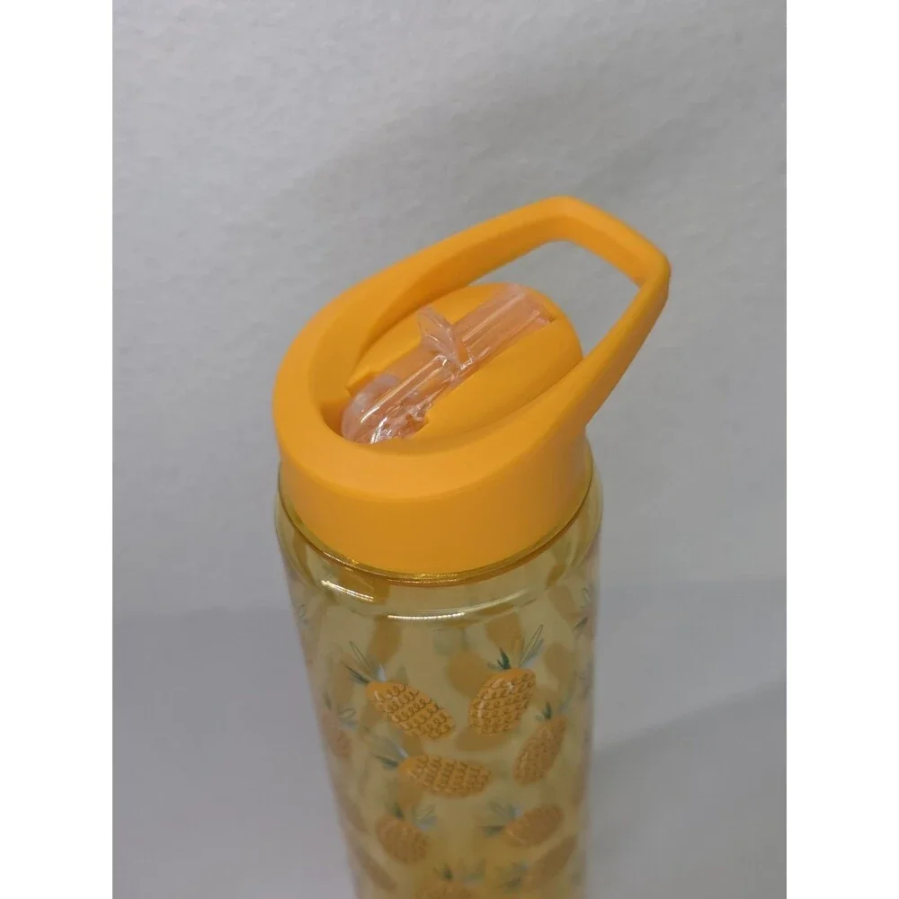 Plastic Yellow Pineapple Drink Thru Lid 20 oz. Bottle